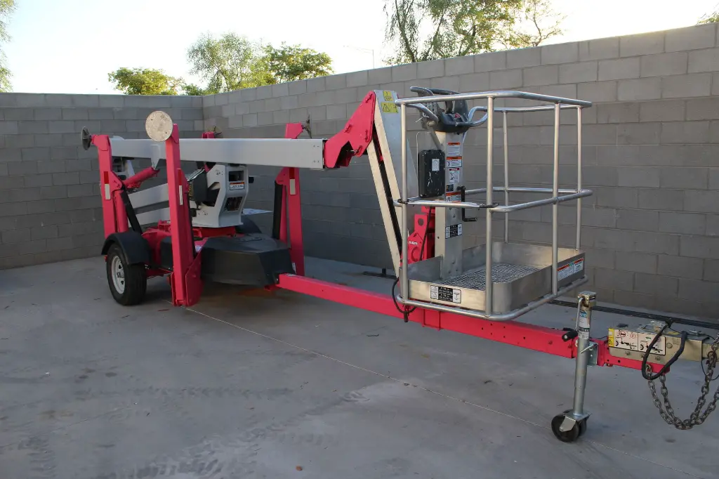 Side View Boomlift