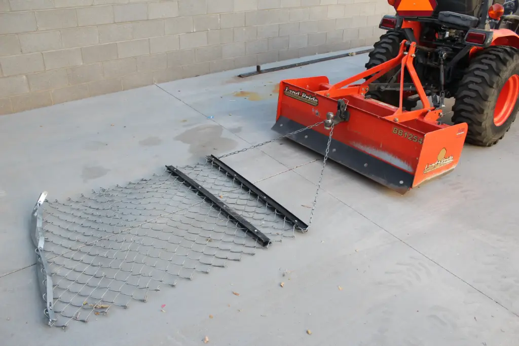 Kubota Screen Attachment