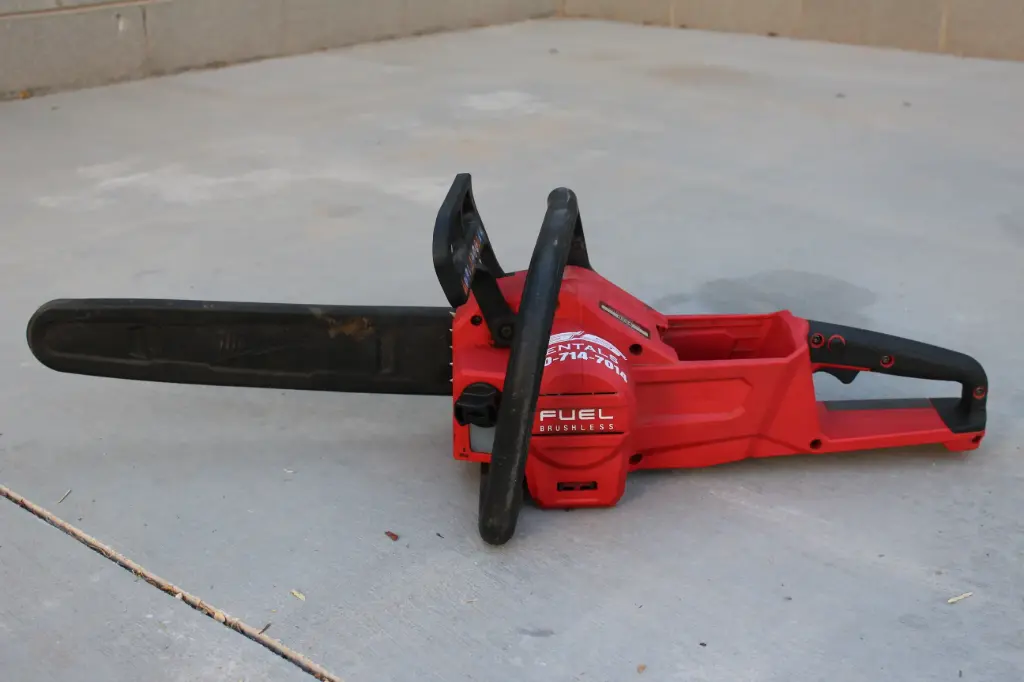 Milwaukee Battery-Powered Chainsaw 